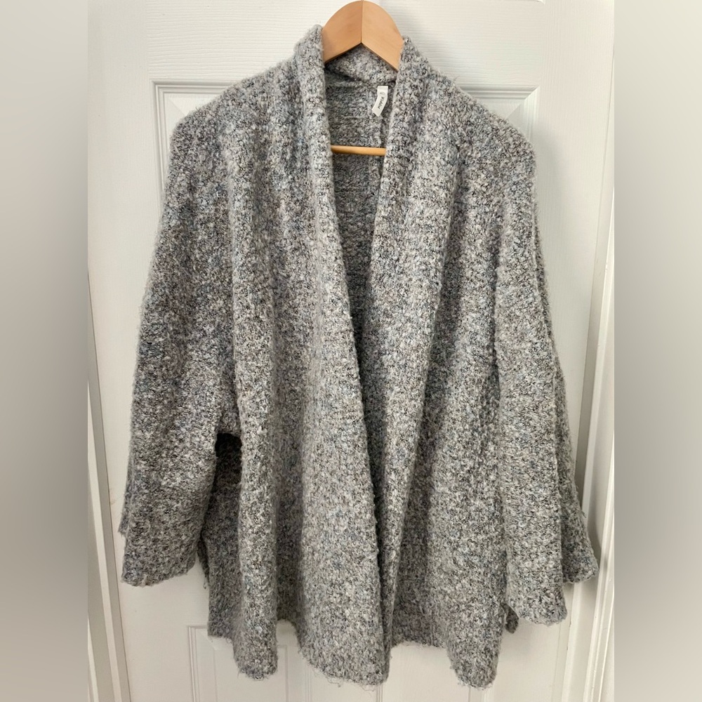 Wishlist, size M/L, super fuzzy cardigan, blue and gray